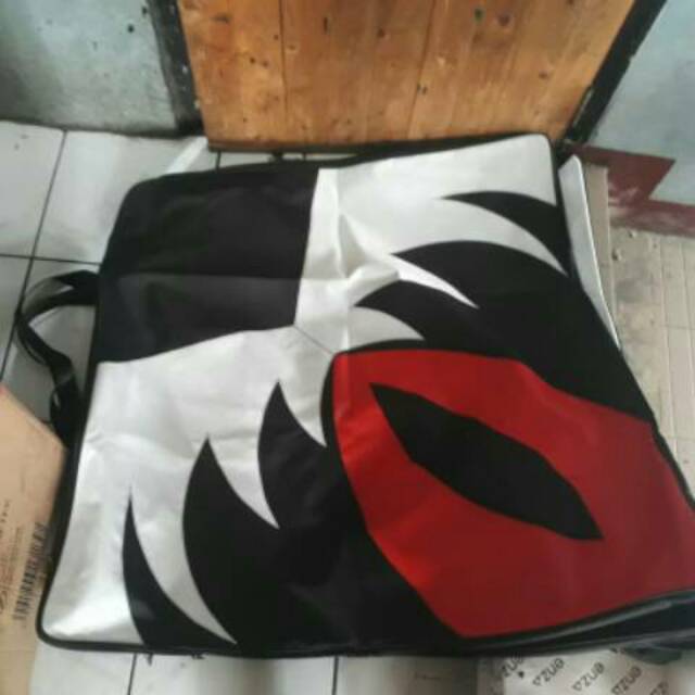 Tas layangan ukuran 110