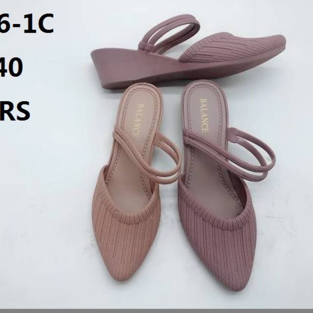 sepatu sandal balance