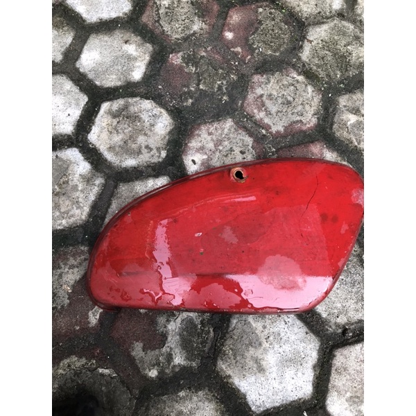 tutup aki box aki sebalah kiri honda c70 original