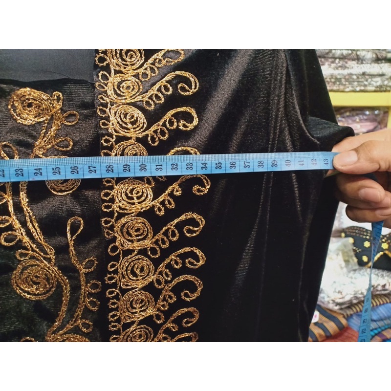 kebaya anak bludru tanggung