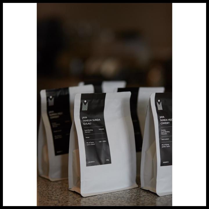 

Java Taneuh Sunda Aromanis Coffee Beans (Whole Beans) - 200Gr