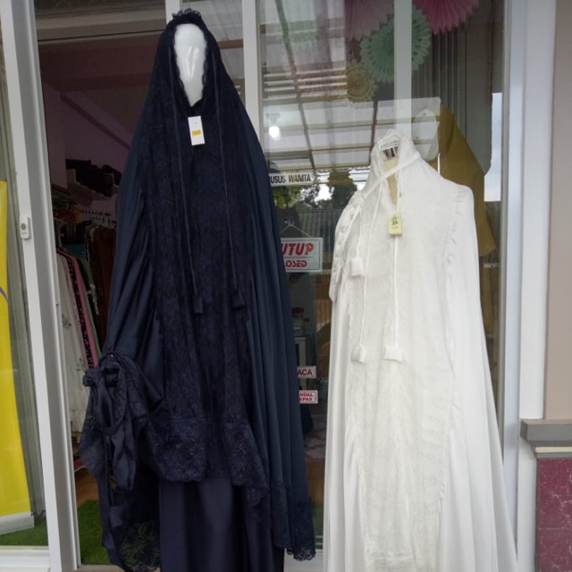 Mukena sutera renda