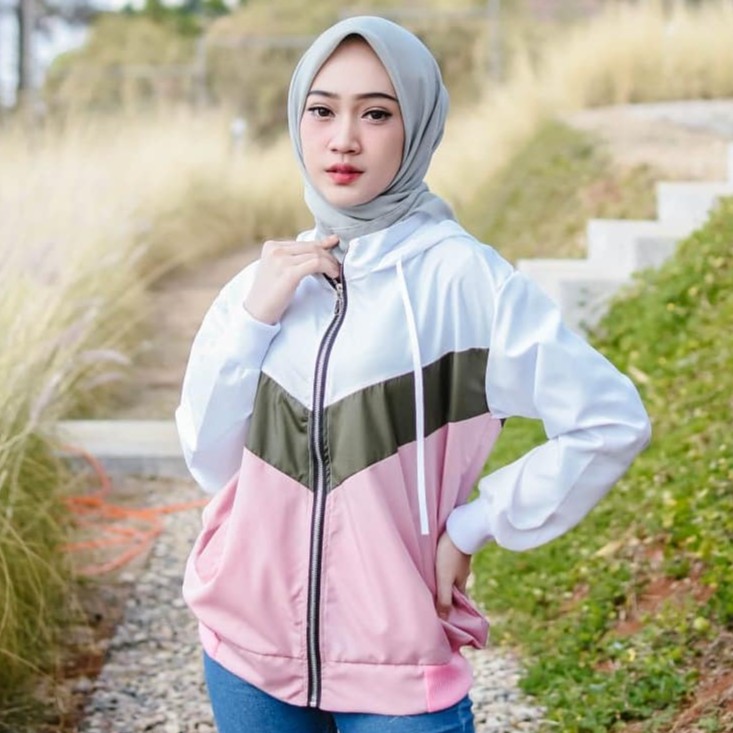 Public - Yuky Jaket - Jaket Parasut Wanita