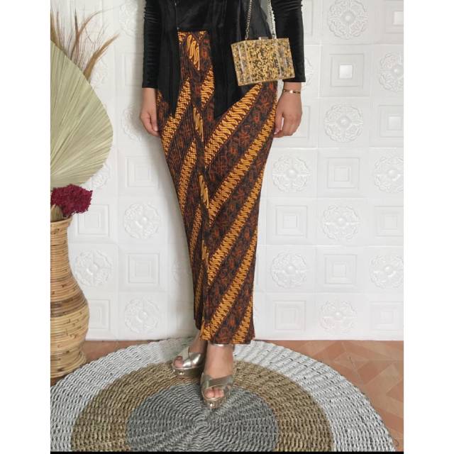 Rok plisket wiru instan motif parang bunga