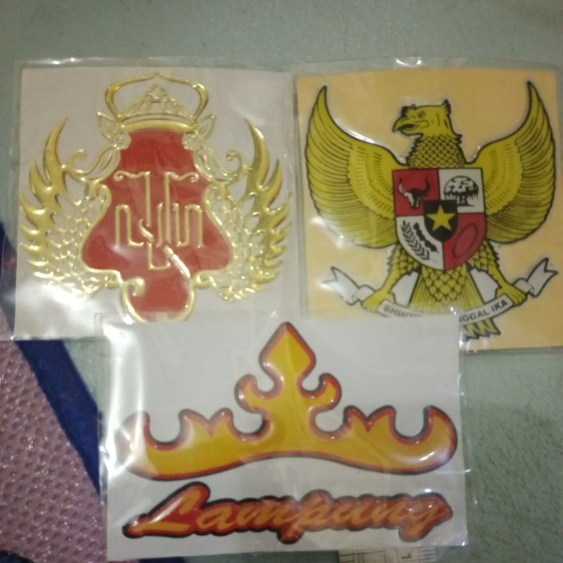 stiker timbul