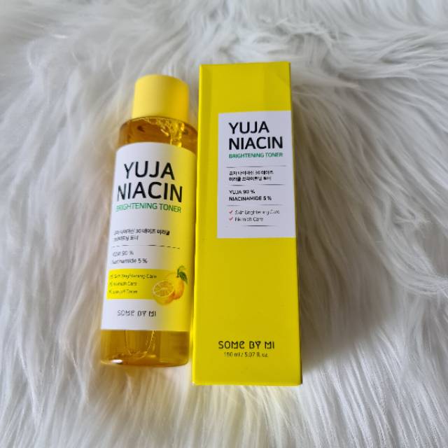 Share in Jar Yuja Niacin Toner Original Some by mi brightening toner