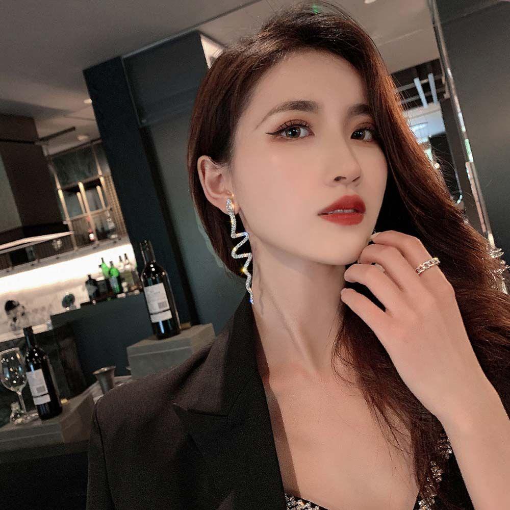 [Elegan] Anting Drop Perempuan Kepribadian Tidak Teratur Wanita Berlian Imitasi Paduan Gadis Gaya Korea Stud Earrings