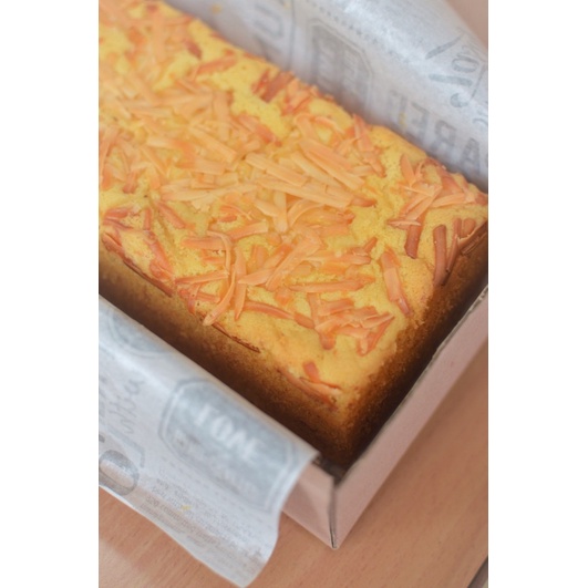 

BOLU TAPE KEJU - 22 x 10 cm - WANGI EMPUK SEDAP TANPA PENGAWET