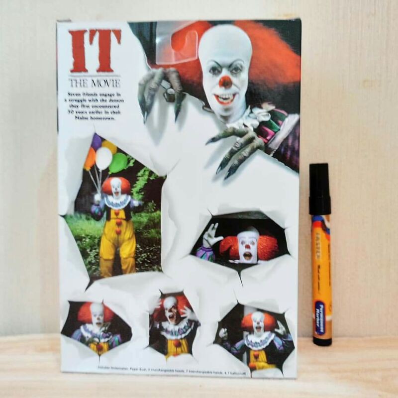Mainan figurePennywise IT 1990
it the movie