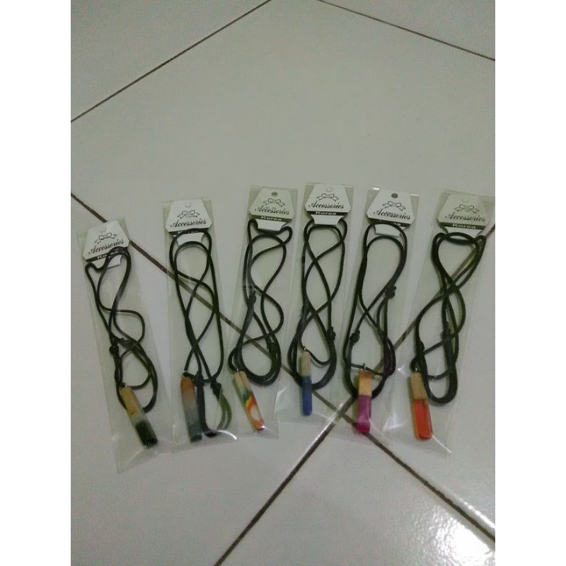kalung liontin resin