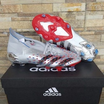 Sepatu Bola Predator Freak .1 High Silver FG