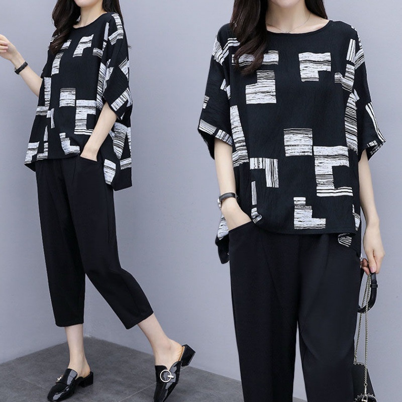 L-5XL Fashion One Set Setelan Wanita Kaos Bunga Printed Longgar Katun Lengan Pendek + Celana Cropped Set Hitam