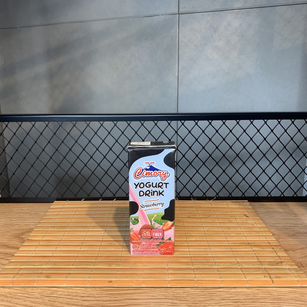 

Cimory Yoghurt Drink Strawberry 200ml (pcs)
