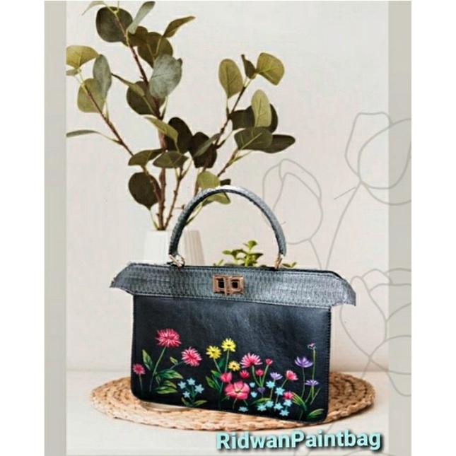 Jasa lukis tas, atau jenis model yg lain,repaint