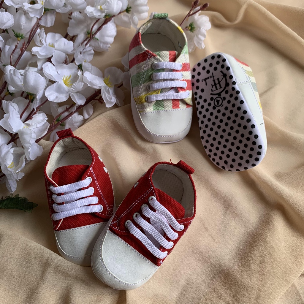 SEPATU BAYI SNEAKERS PREWALKER TALI CONV Sepatu Bayi Prewalker Laki Laki atau Perempuan Bukan Converse TERBARU FASHION TALI BAYI PEREMPUAN SEPATU ANAK MERANGKAK TERMURAH TERLARIS Classic Prewalker Shoes / sepatu prewalker / sepatu bayi