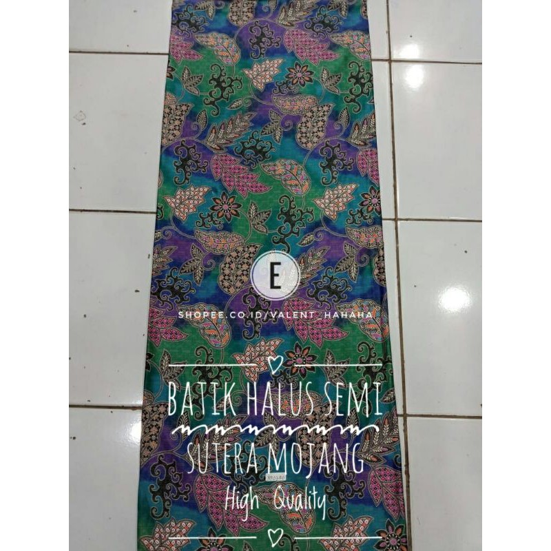 Kain Batik Semi Sutera Mojang Motif Daun Cantik