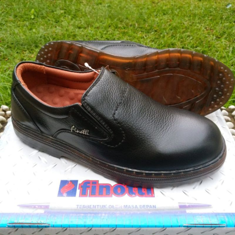 Sepatu kantor Finotti 93792