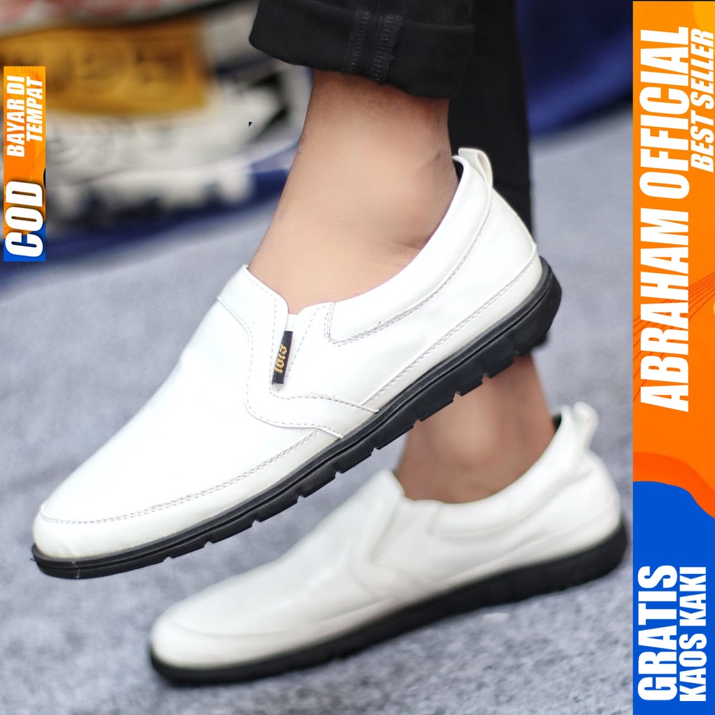 Sepatu Slip on Pria Santai Casual Formal Kulit Syntetic Kerja Kantor Kuliah Kondangan Hitam Keren Terbaru