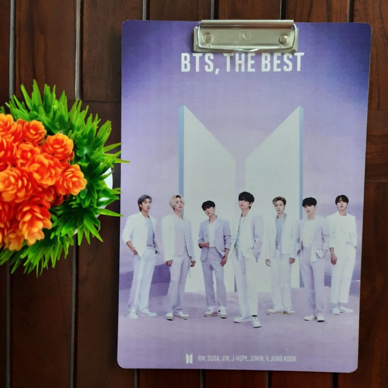 

Papan ujian / clip board motif BTS BT21