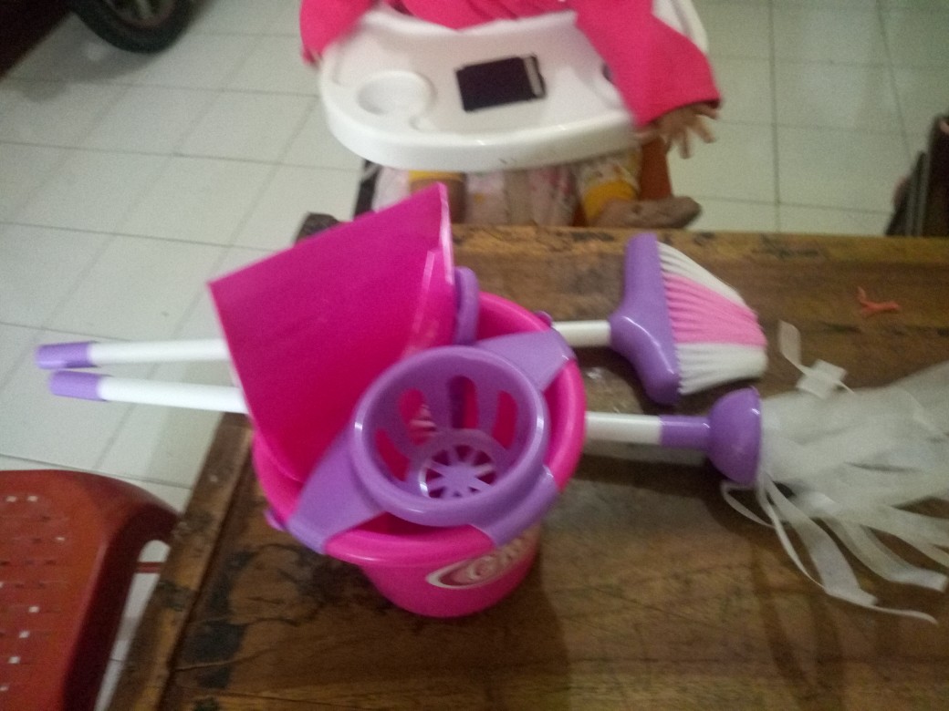 Little Helper Mainan Cleaning Set Alat Sapu Pel Anak Sni
