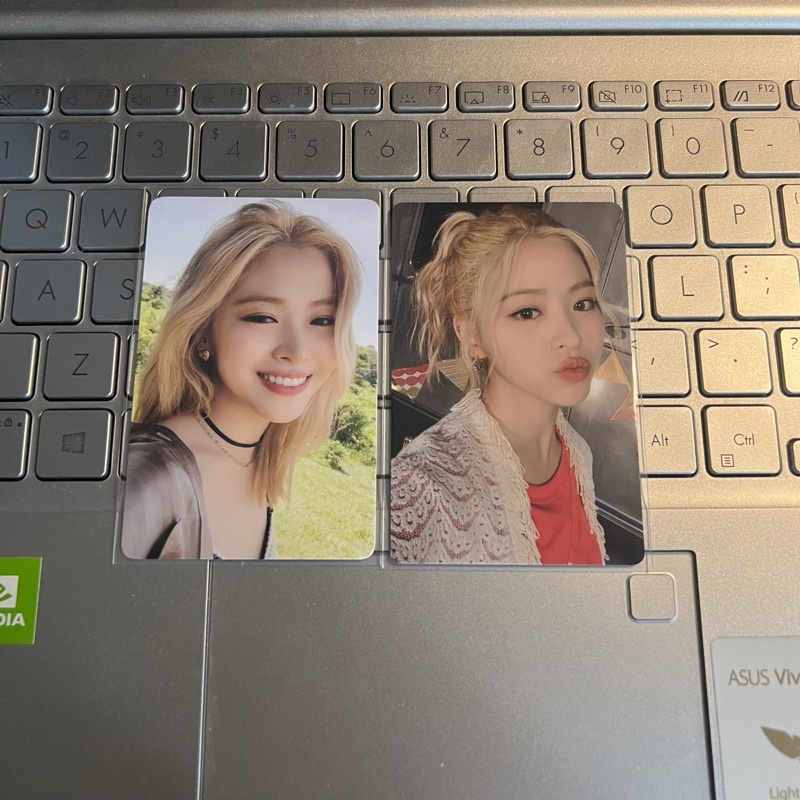 [BOOKED] ITZY RYUJIN SET BENEFIT POP UP STORE SEASONS GREETINGS 2022 PHOTOCARD 30K WON