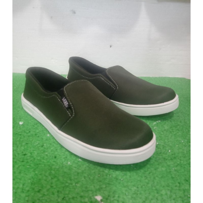 Sepatu slip on pria tanpa tali sepatu slop pria santai sepatu casual slip on cowok