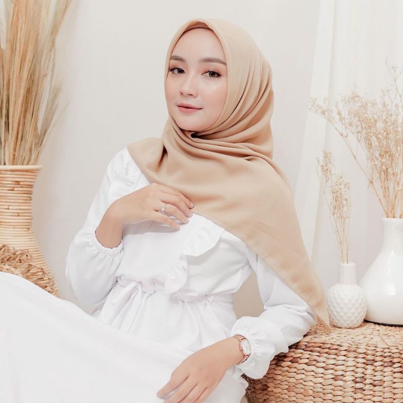 BELLA SQUARE HIJAB SEGI EMPAT JAHIT TEPI/NECI PART II