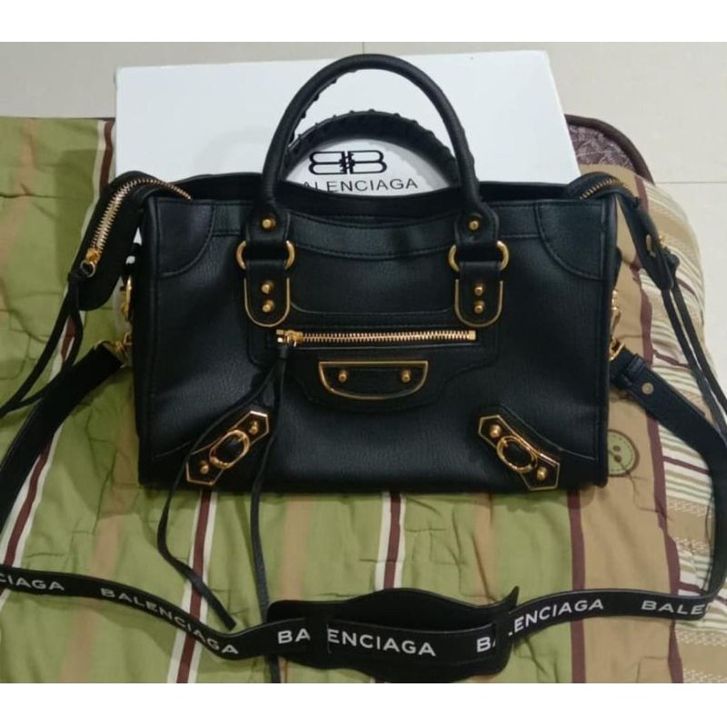 Preloved bag Balenciaga 30*19 hitam no seri