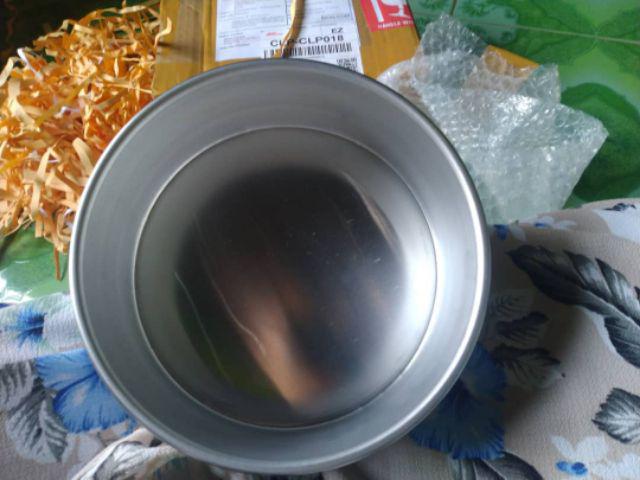 Kiwi Loyang Bulat Pressed Diameter 18cm Tinggi 7cm