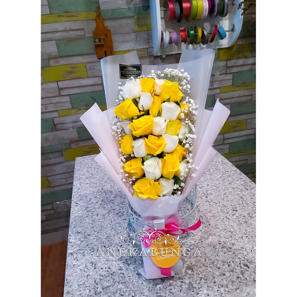 Buket Bunga Mawar Kuning Asli Fresh Yellow Rose Hand Bouquet Flower ulang tahun birthday bucket wisu