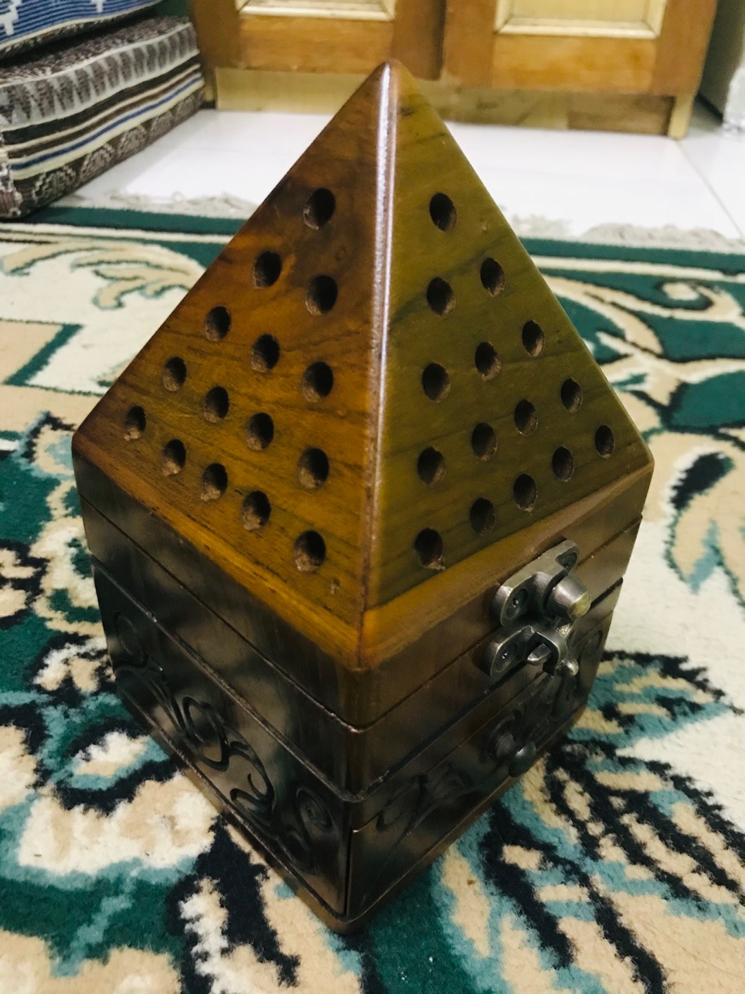 Mabkhara Tempat Bakaran Dupa Bukhoor Kerucut Kayu Jati