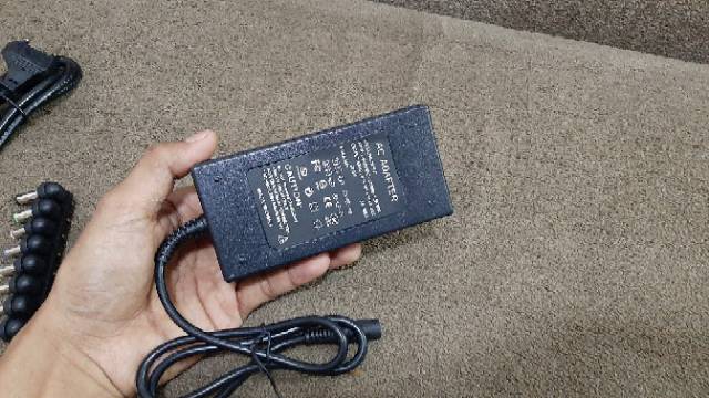 Adaptor Universal Notebook Laptop Charger Multi Voltase Konektor