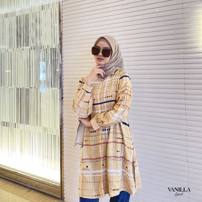 Jenna Blouse Vanilla Hijab L