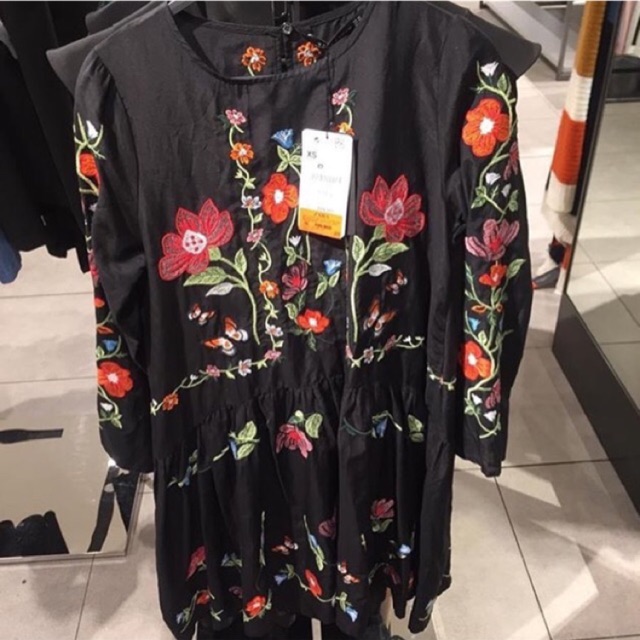 PRELOVED VVGC 1x pakai Dress Zara Nagita Slavina by ZARA