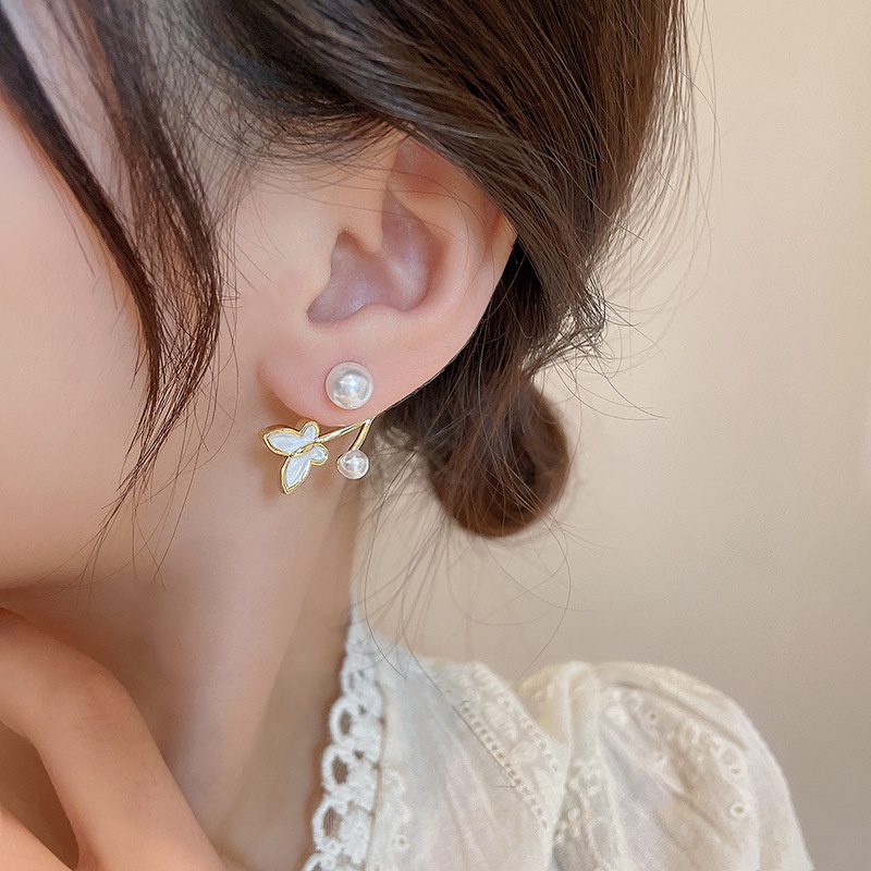 Anting Stud Desain Kupu-Kupu Aksen Mutiara Bahan 925 Silver Needle Untuk Wanita