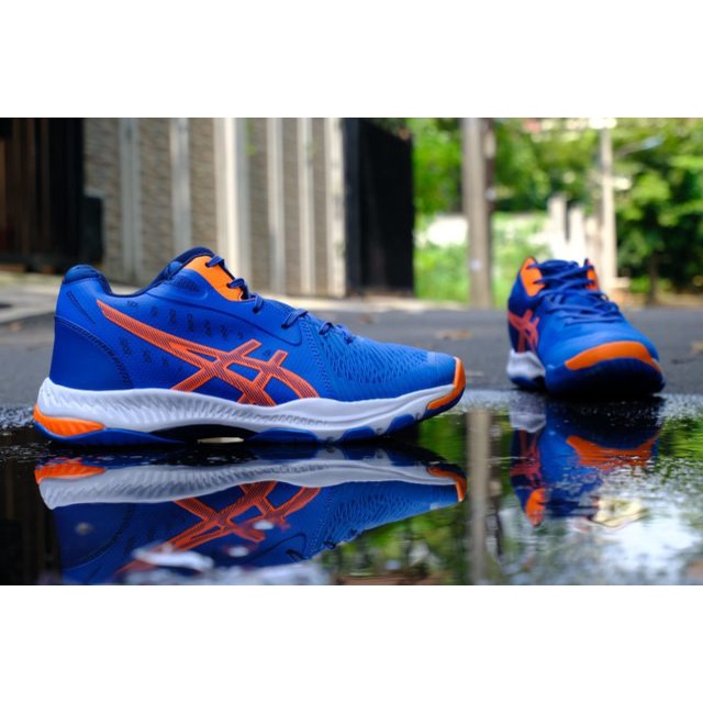 Sepatu olahraga voly/badminton asics netburner import premium