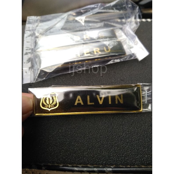 

Name tag papan nama kuningan logo