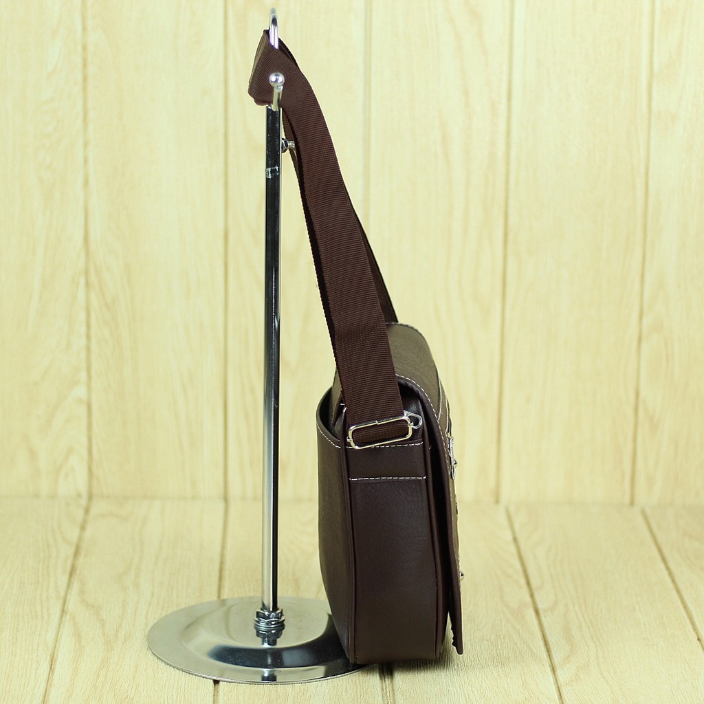 Tas Selempang Kulit Tanggung Coklat Sling Bag Simple Pria Hang Out Kerja