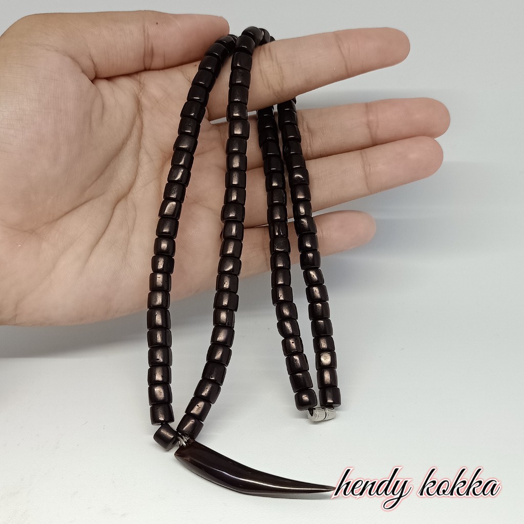 Kalung kokka kaukah mardjan taji hitam