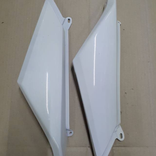 Cover body vixion new 2012 nvl putih