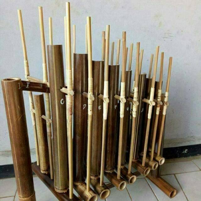 Angklung bambu hitam ujo