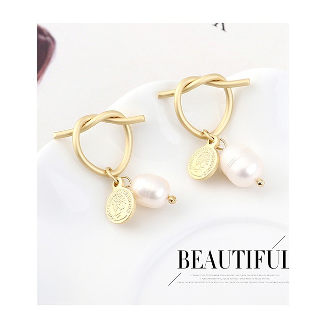 LRC Anting Tusuk Fashion Gold Plated Gold Heart-shaped Pearl Cutout S925 Silver Needle Earrings Y628