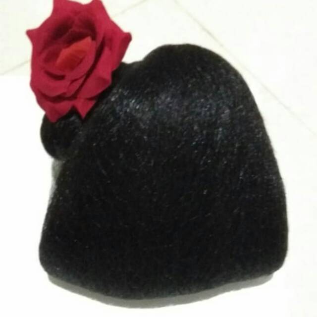 Sanggul Bali Hitam + bungan mawar