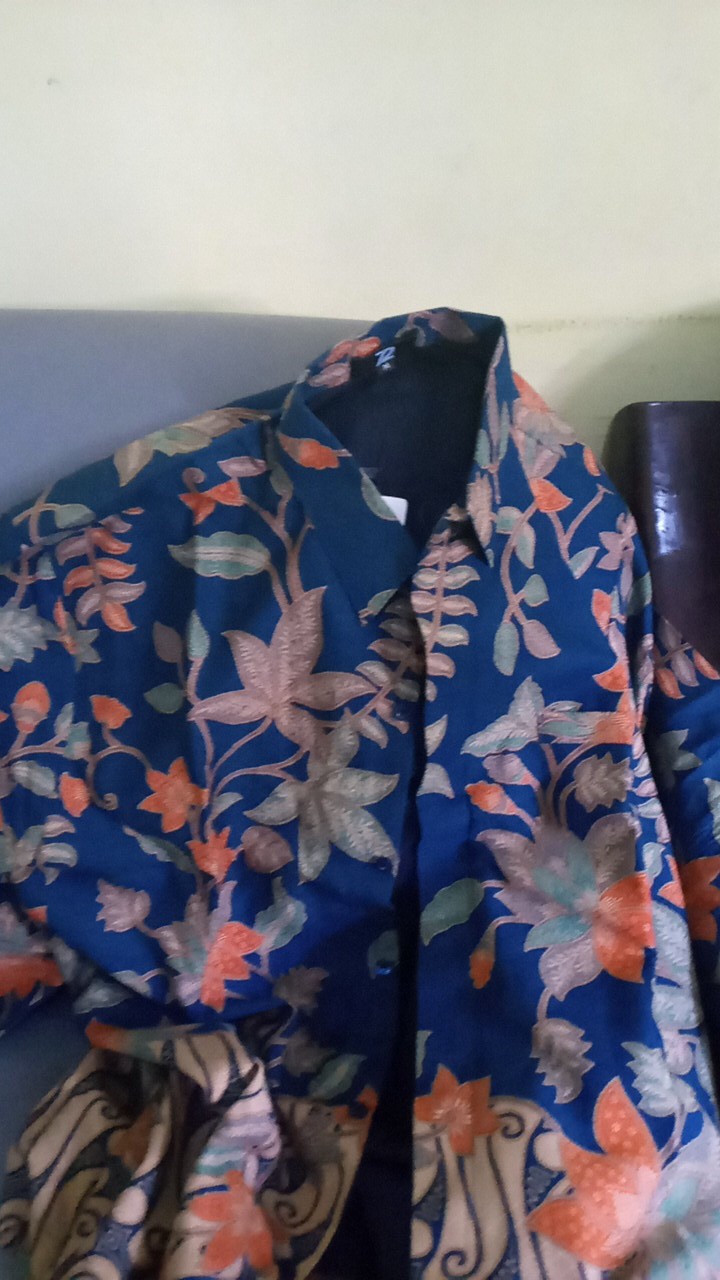 Kemeja Batik Dobby Pria Lengan Panjang Parang Premium Warna Biru Krem 724167 Cap 72