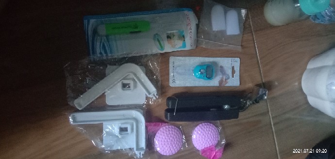 Gantungan Serbaguna Gantungan Tisu Tempel Dinding Holder Tissue Gulung Dapur