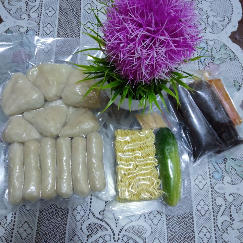 

Paket pempek kecil isi 10 berat 2 kg