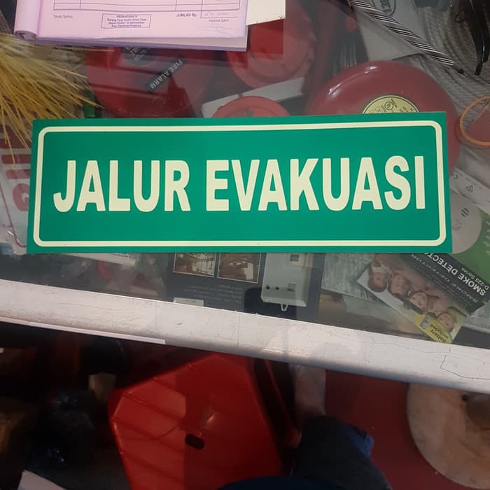 

AKRILIK LABEL SIGN K3 RAMBU JALUR EVAKUASI