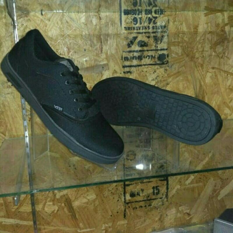 Sepatu Sneakers Pria Kerja Sekolah Casual Shoes Tali Authentic hitam polos | Sepatu Sekolah | Sepatu Kerja