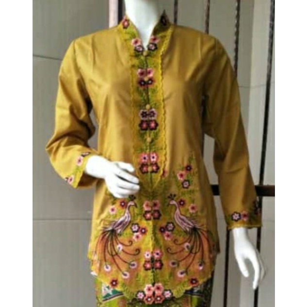 Kebaya Encim Lengan panjang Kebaya Encim modern Kebaya encim Jumbo Kebaya Encim Bordir Kebaya Encim Kebaya Betawi Modern Kebaya Encim putih Kebaya Kartini Kebaya Encim-Gold