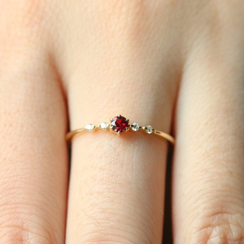 Cincin Lapis Emas 18k Dengan Ruby Untuk Wanita